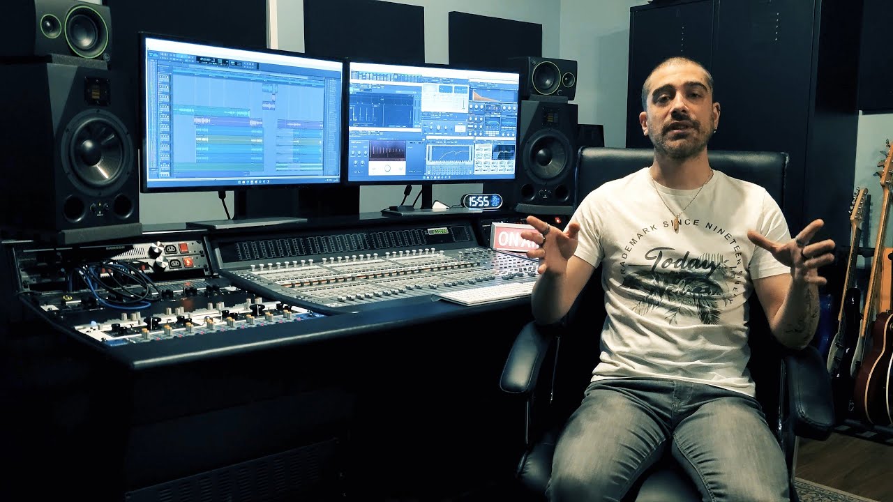 Jorge Gallego en la sala de control de MainTrack Studio